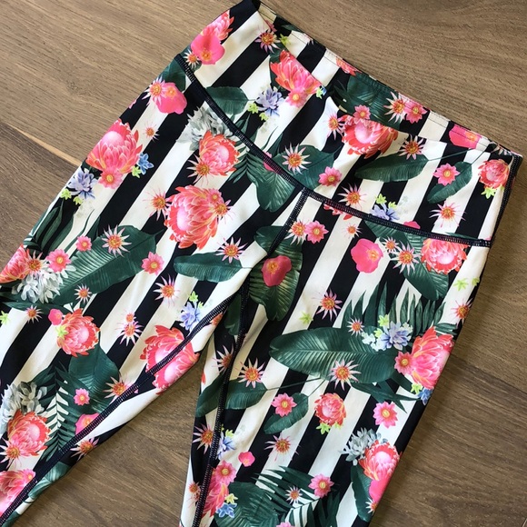 Lululemon // Printed Crop Leggings - Picture 2 of 4